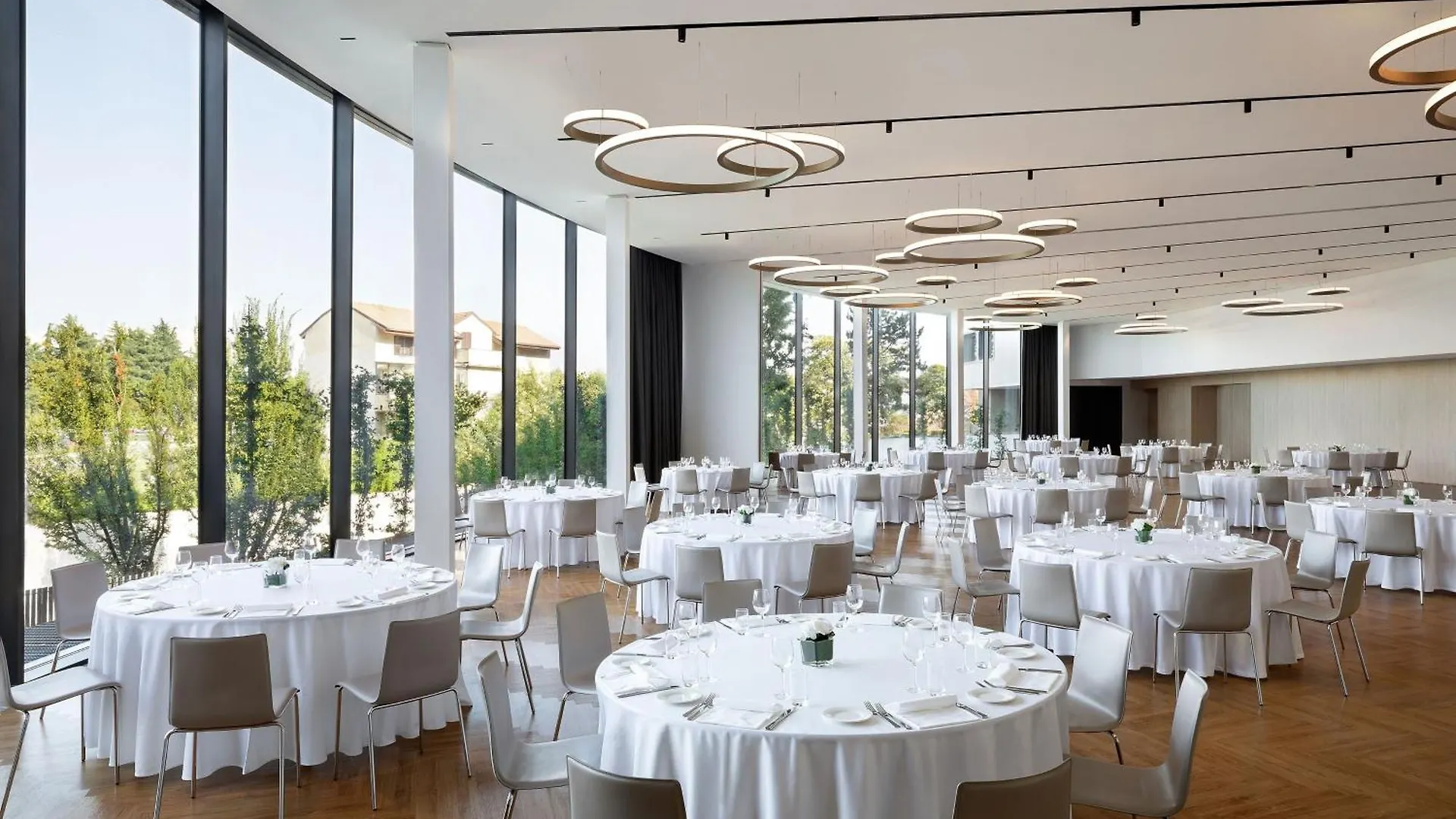 Sheraton Milan San Siro 4*,  Italie